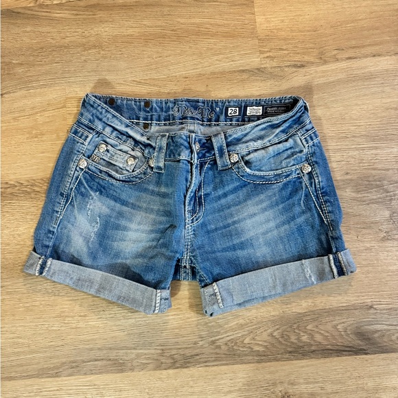 Miss Me shorts size 28. Mid rise - Picture 1 of 2